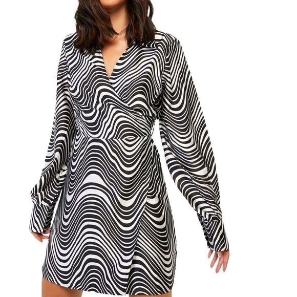 Boohoo Psychadelic Wrap Dress - Picture 1 of 4